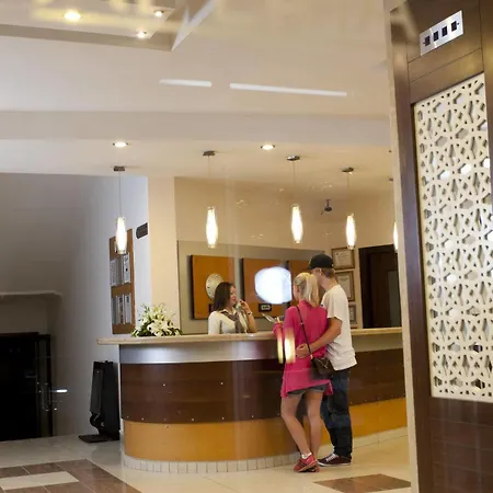 Kandelor Hotell 4*